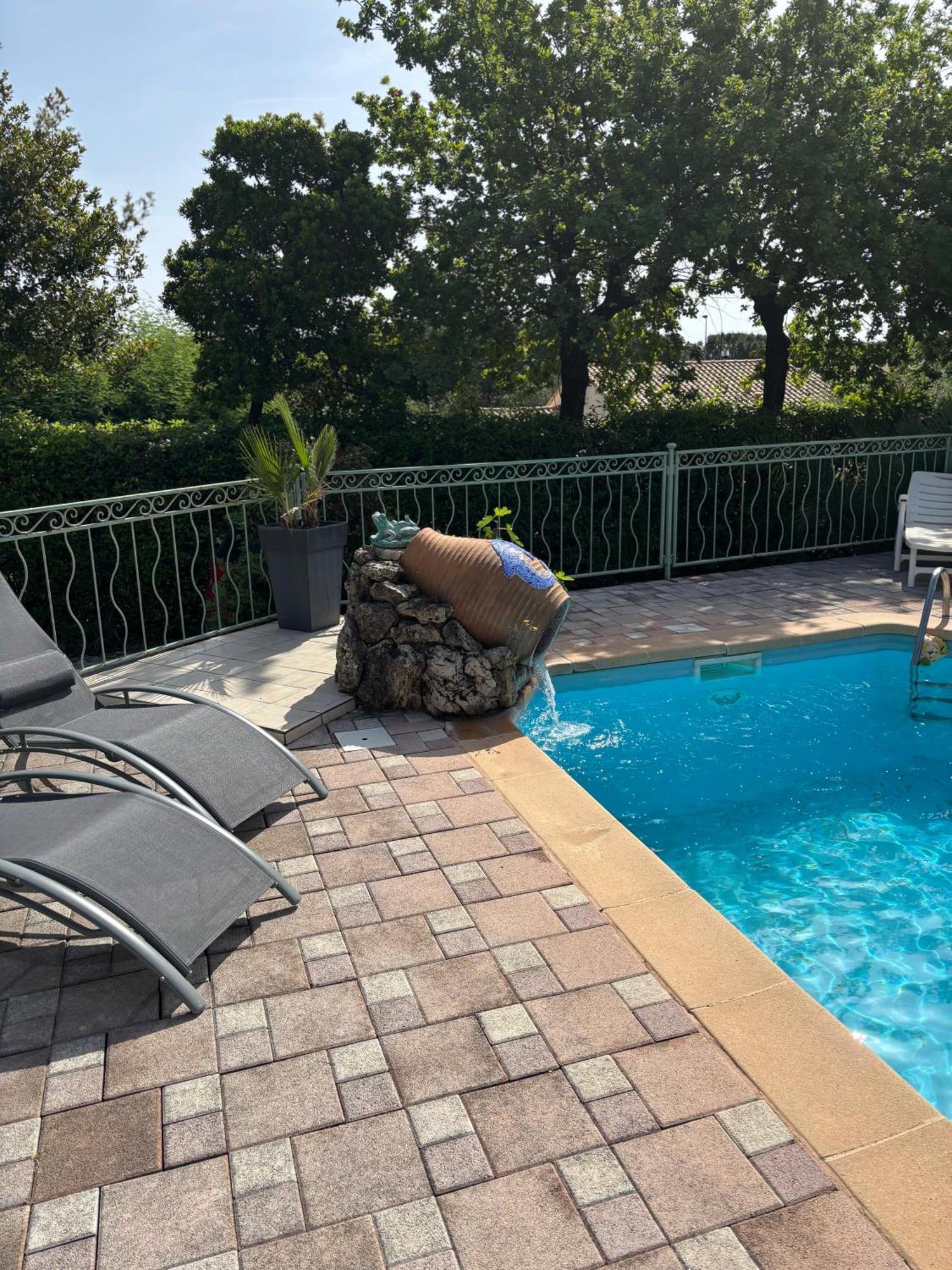 Sollies-Ville La Cigaliere 1 Charmant T1 Bis Avec Terrasse Dans Villa מראה חיצוני תמונה